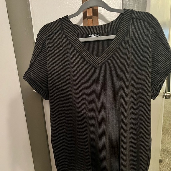 HEIMISH USA Black Ribbed V-Neck Top - Picture 1 of 3